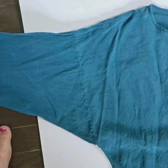 100% silk blue top Saks fifth Avenue sz Small Medium - Picture 5 of 9